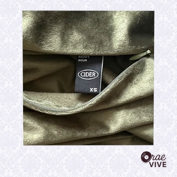 Cider Green Velvet V-Wired Jumpsuit [W/XS/2] - Picture 3 of 5